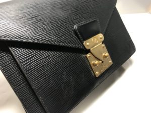 [ルイヴィトン] エピセカンドバッグの傷補修と部分縫製